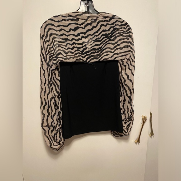 Joseph Ribkoff Striped Sleeveless Top Size 6 - Picture 3 of 5